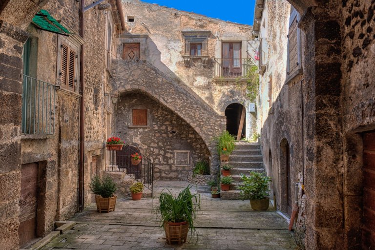Borghi dimenticati: la rinascita dei piccoli centri italiani